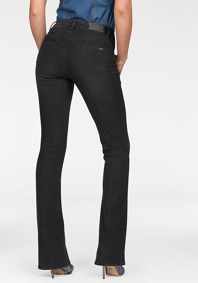 Джинсы клеш Otto Джинсы клеш OttoПокрой Bootcut<br>Расклешенные джинсы с завышенной талией - хит сезона! Такой фасон зрительно делает фигуру более стройной. Эластичный материал не сковывает движения. Классические 5 карманов и прострочка гармонично дополняют немного потертую расцветку. Комбинируйте джинсы с верхом узкого кроя, и стильный повседневный комплект готов! Длина по внутреннему шву ок. 83,5 см (размер 38).<br><br>Size DE: 19<br>Colour: черный<br>Gender: Женский<br>Age: Взрослый<br>Material: Верх: 79% хлопок / 19% полиэстер / 2% эластан