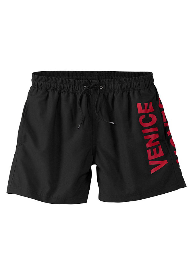 Пляжные шорты, Venice Beach Otto Пляжные шорты, Venice Beach OttoПляжная мода<br>Пляжные шорты с крупной надписью логотипа сбоку. Внутренние плавки и небольшой внутренний карман. Эластичный пояс со шнурком в поясе, завязывающимся снаружи. Втачные карманы по бокам. Длина для разм. M ок. 39 см. Отличная микрофибра из 100 % полиэстера. Внутренние плавки из 100 % полиэстера.<br><br>Size DE: S<br>Colour: черный<br>Gender: Мужской<br>Age: Взрослый<br>Material: Внутренние трусы: 100% полиэстер;Верх: 100% полиэстер
